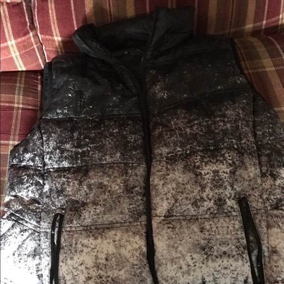 Ombré  vest - Picture 3 of 7